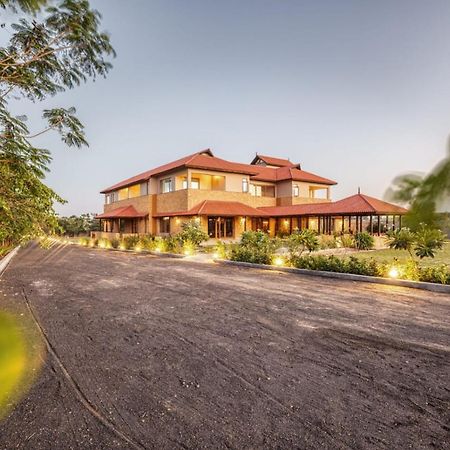 Апартаменты The Kutchh Courtyard Kukma Экстерьер фото