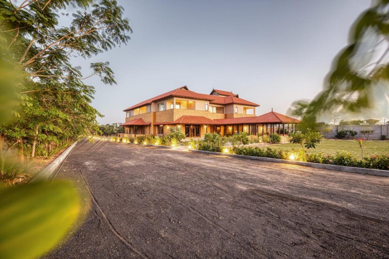 Апартаменты The Kutchh Courtyard Kukma Экстерьер фото